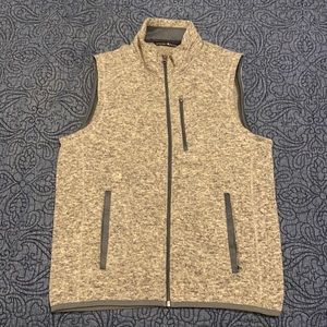 NWOT Men’s Vest - grey fleece with 3 pockets